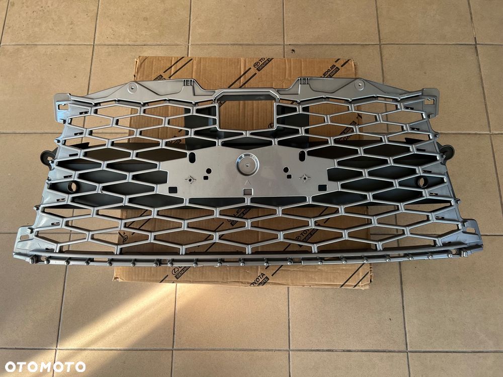 Grill Atrapa Kratka  Przód Lexus LBX 23- ORYG