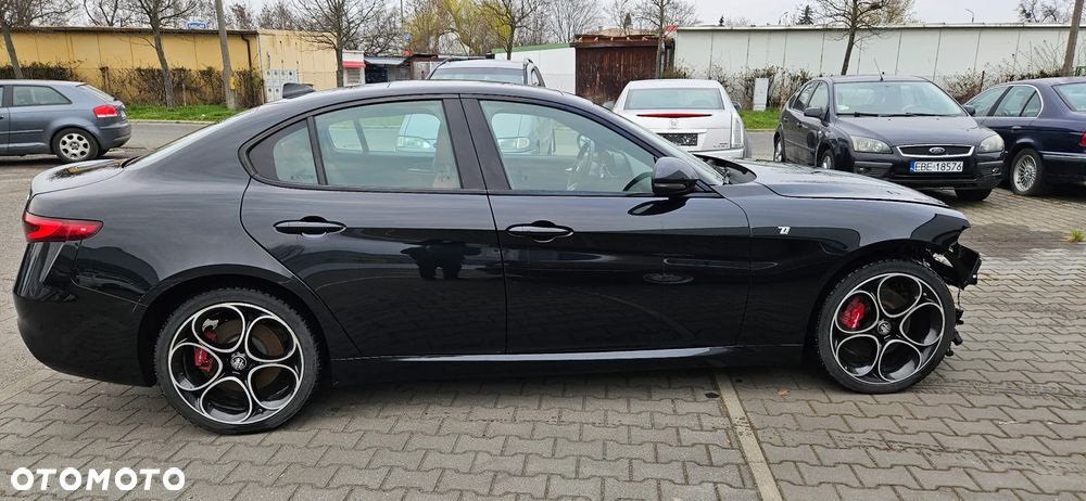 Alfa Romeo Giulia 2.0 Turbo TI Q4 - 15