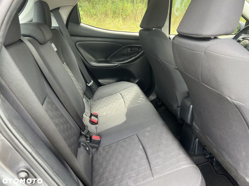 Toyota Yaris - 10
