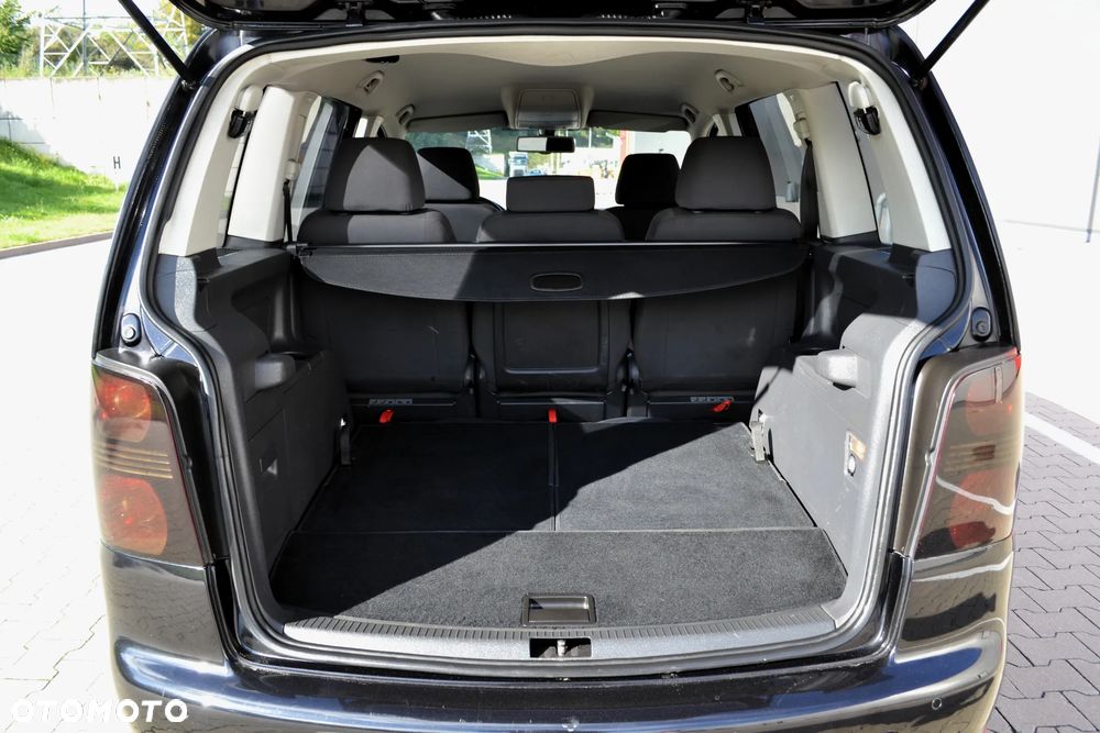 Volkswagen Touran 1.9 TDI DPF DSG Highline - 32
