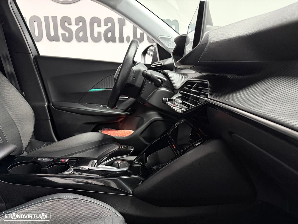Peugeot e-2008 Allure - 10