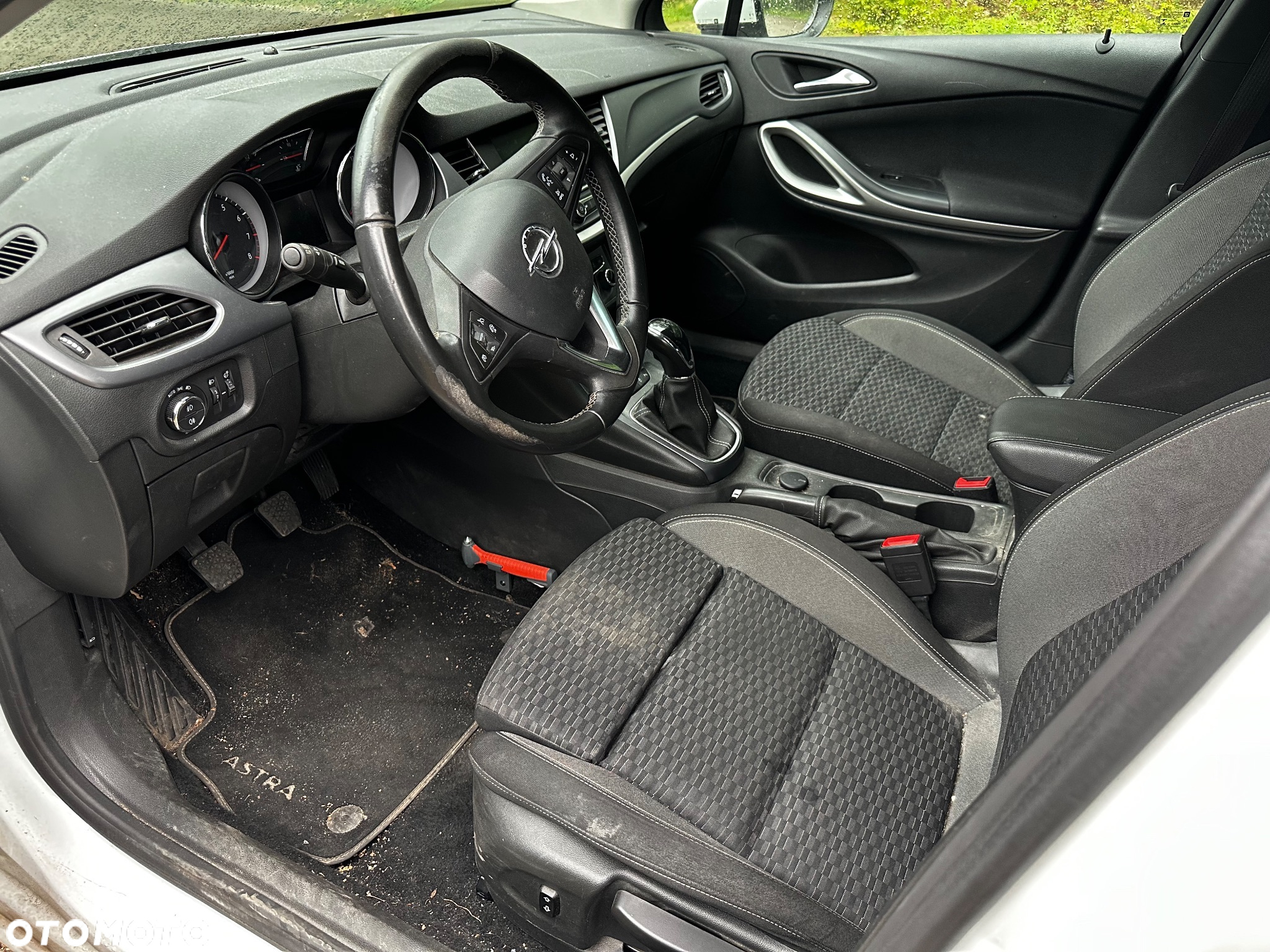 Opel Astra 1.2 Turbo Business Elegance - 8