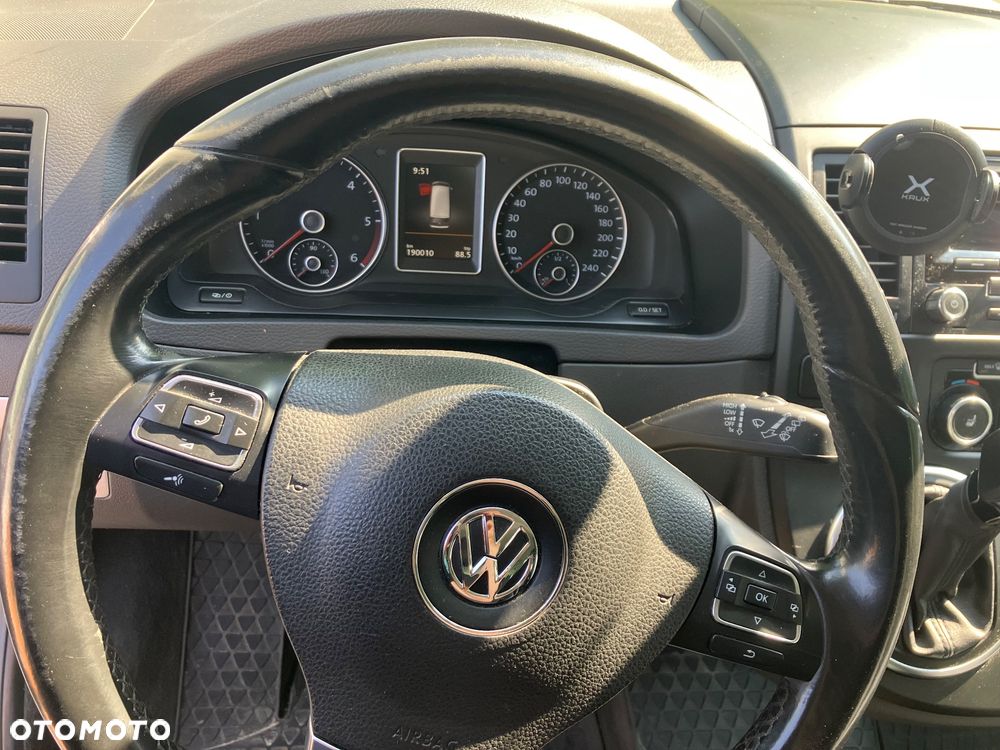 Volkswagen Multivan - 12