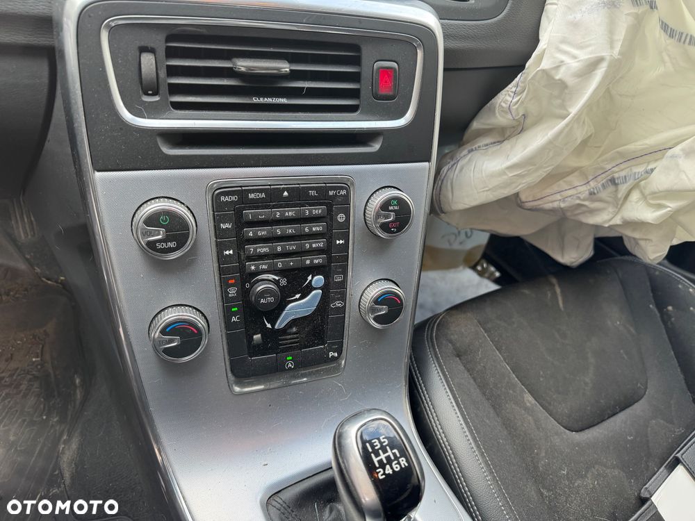 Volvo V60 D2 Momentum - 10