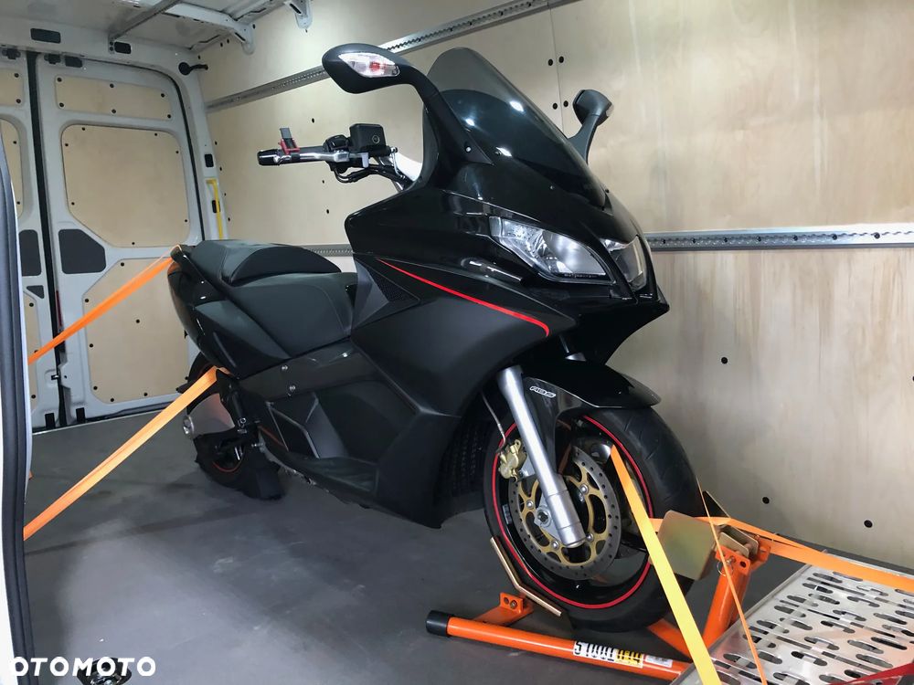 Aprilia SRV 850 - 4