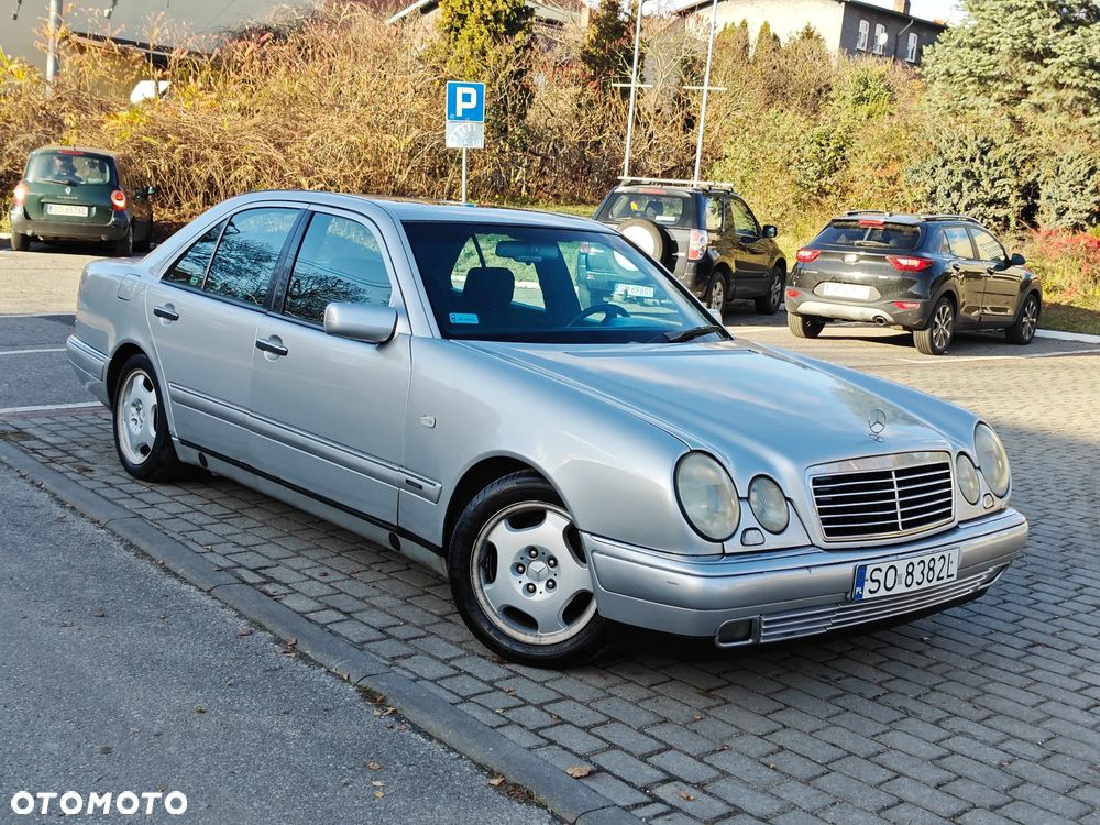 Mercedes-Benz Klasa E - 33