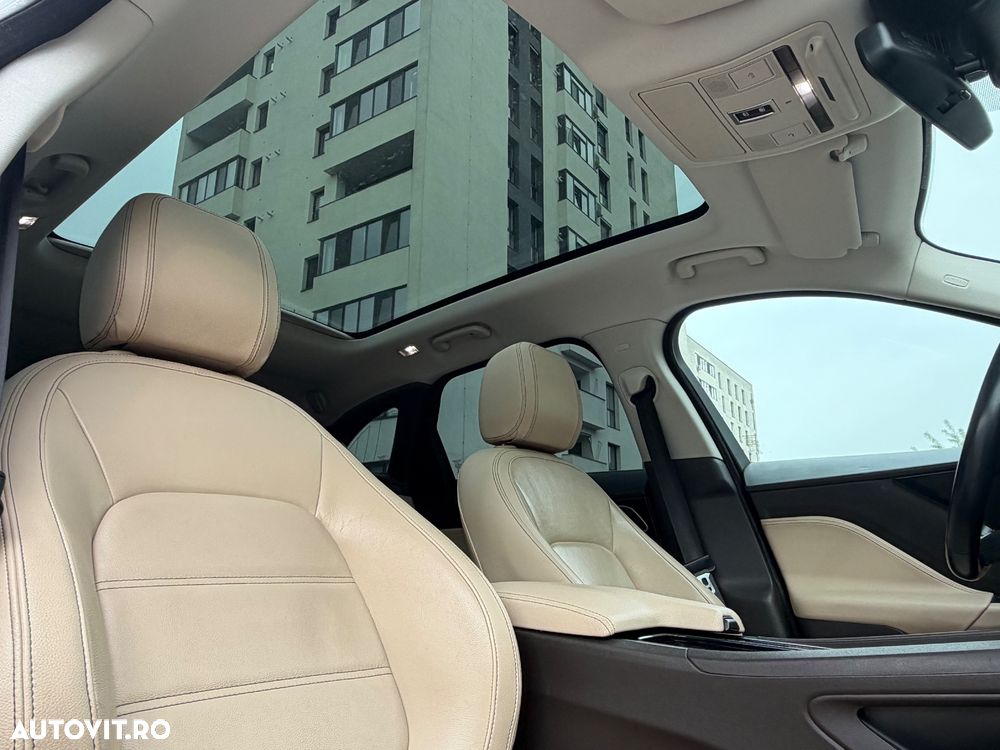 Jaguar F-Pace 20d AWD Prestige - 12