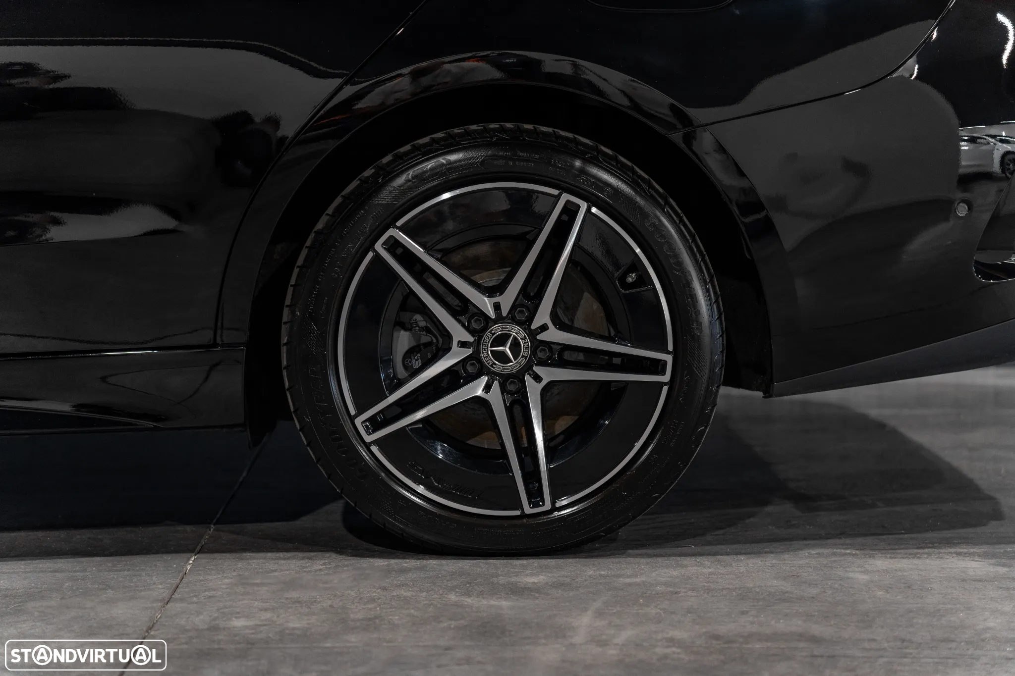 Mercedes-Benz C 300 e AMG Line - 34