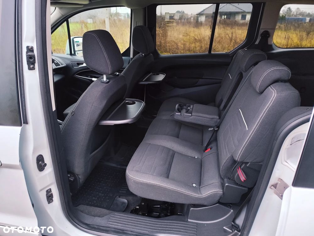 Ford Tourneo Connect Grand - 19