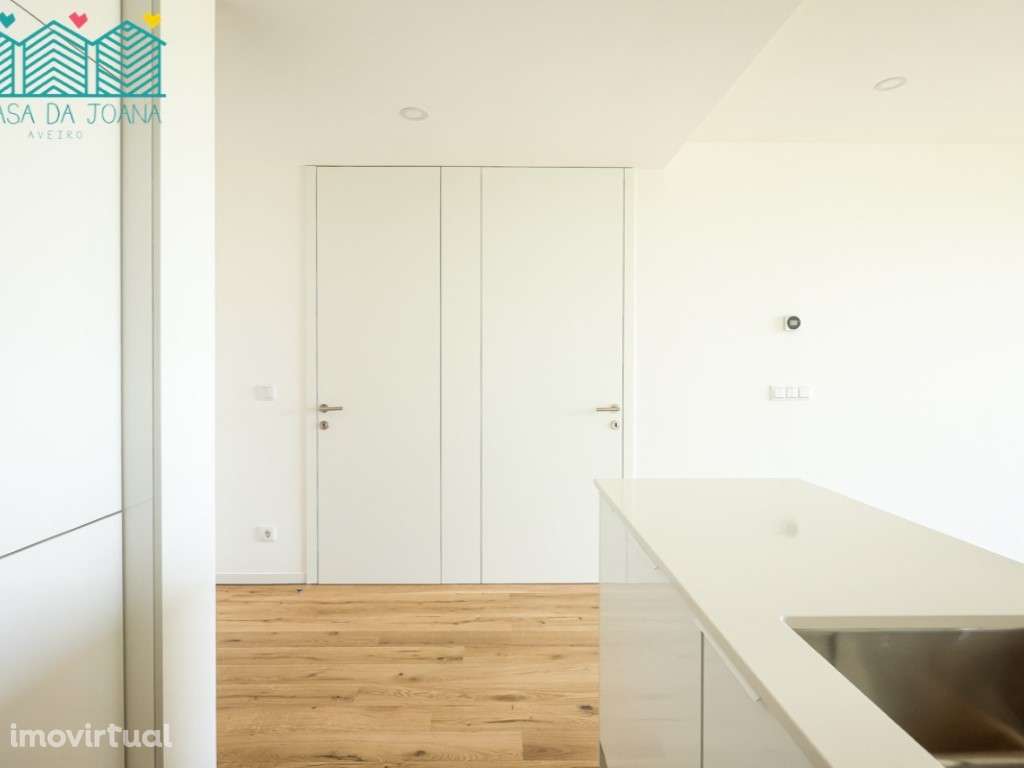 Apartamento T1 com Lugar de Estacionamento em Aveiro - Grande imagem: 5/24