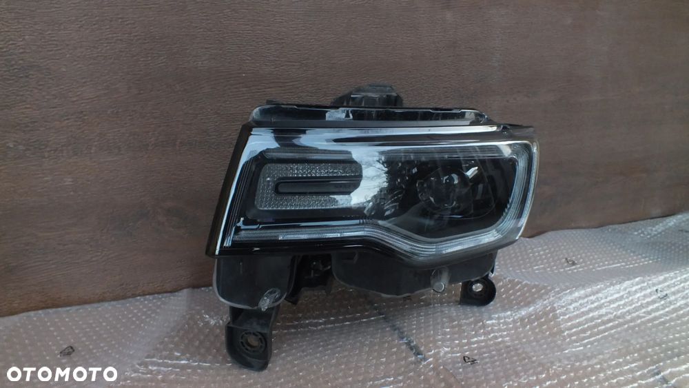 Lampa przednia lewa Bi xenon skrętny Jeep Grand Cherokee SRT Lift 68266657AE - 1