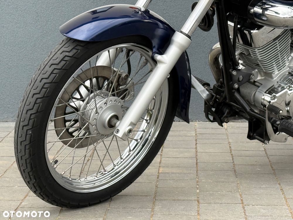 Suzuki Intruder - 17