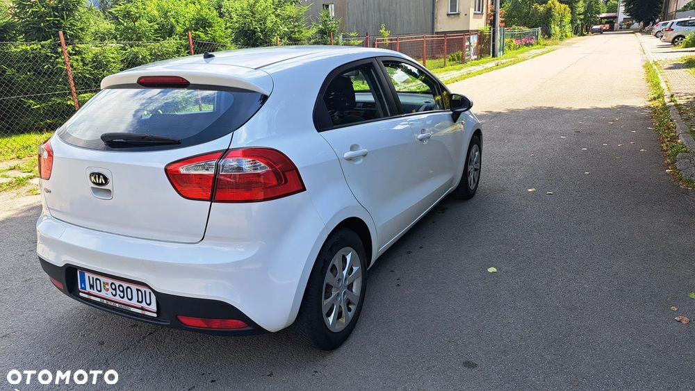 Kia Rio 1.2 L - 11