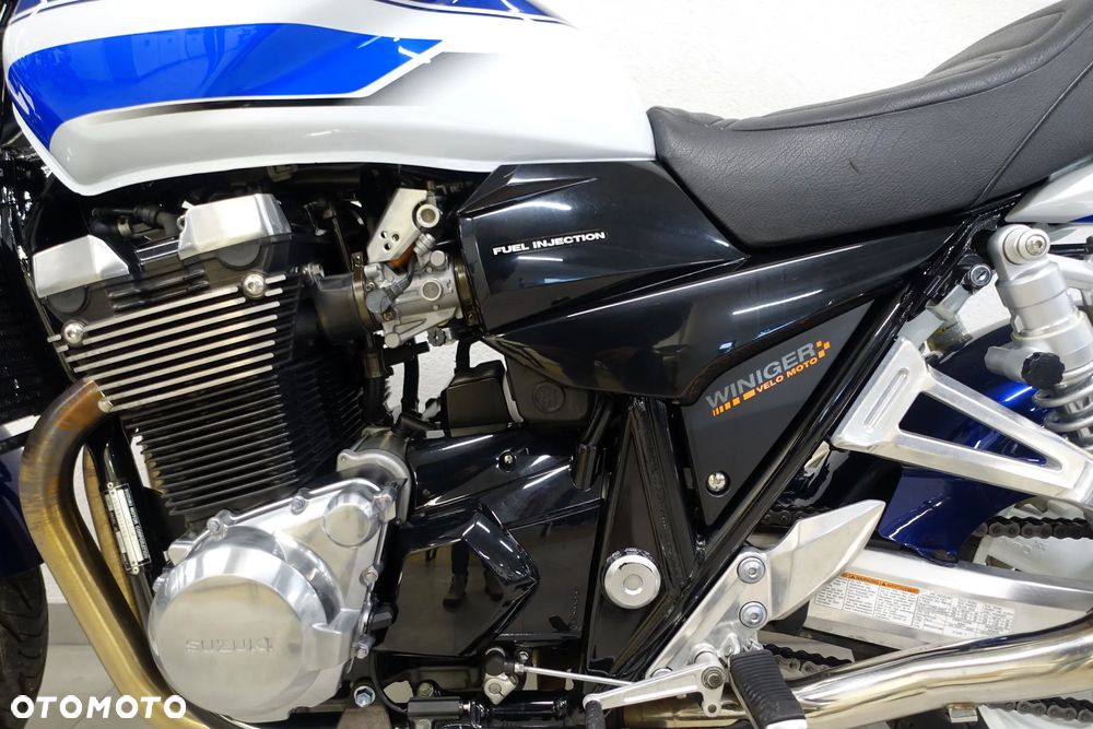 Suzuki GSX - 11