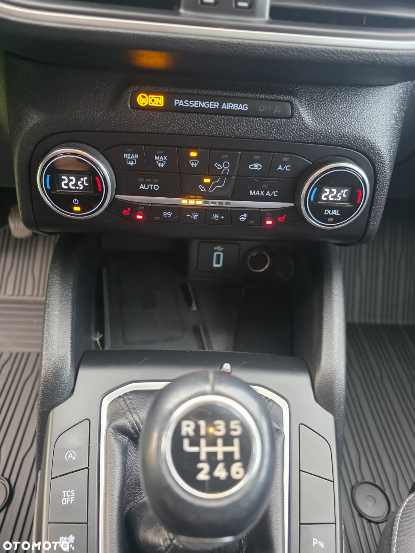 Ford Focus 1.5 EcoBlue Connected - 13