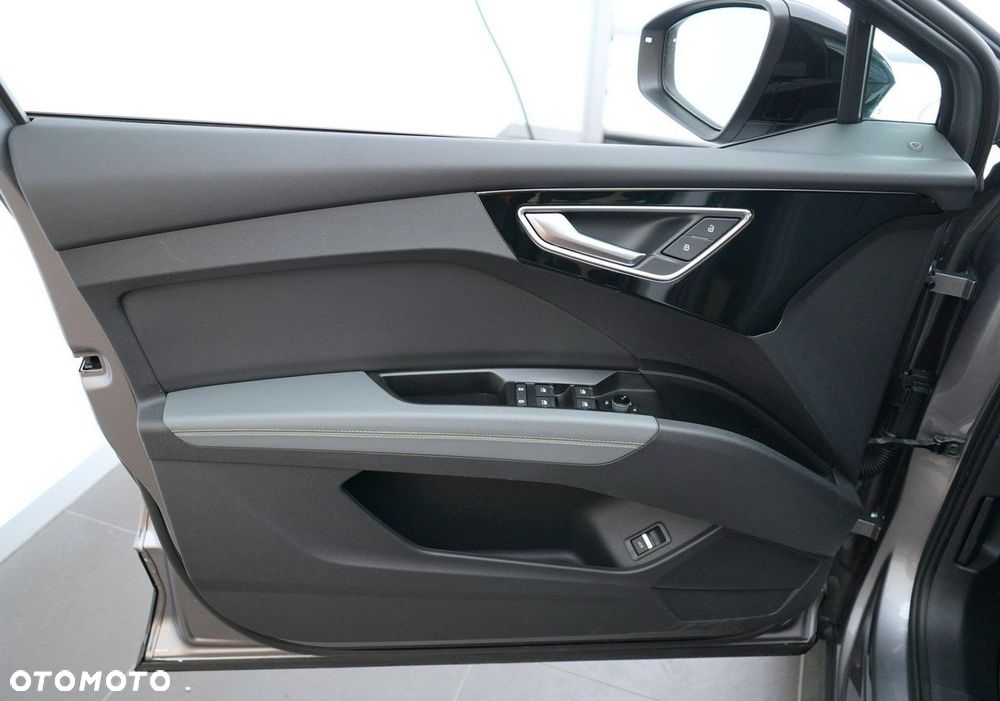 Audi Q4 Sportback e-tron - 13