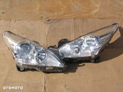 REFLEKTOR LAMPA PRAWA PEUGEOT 3008 stary model - 1
