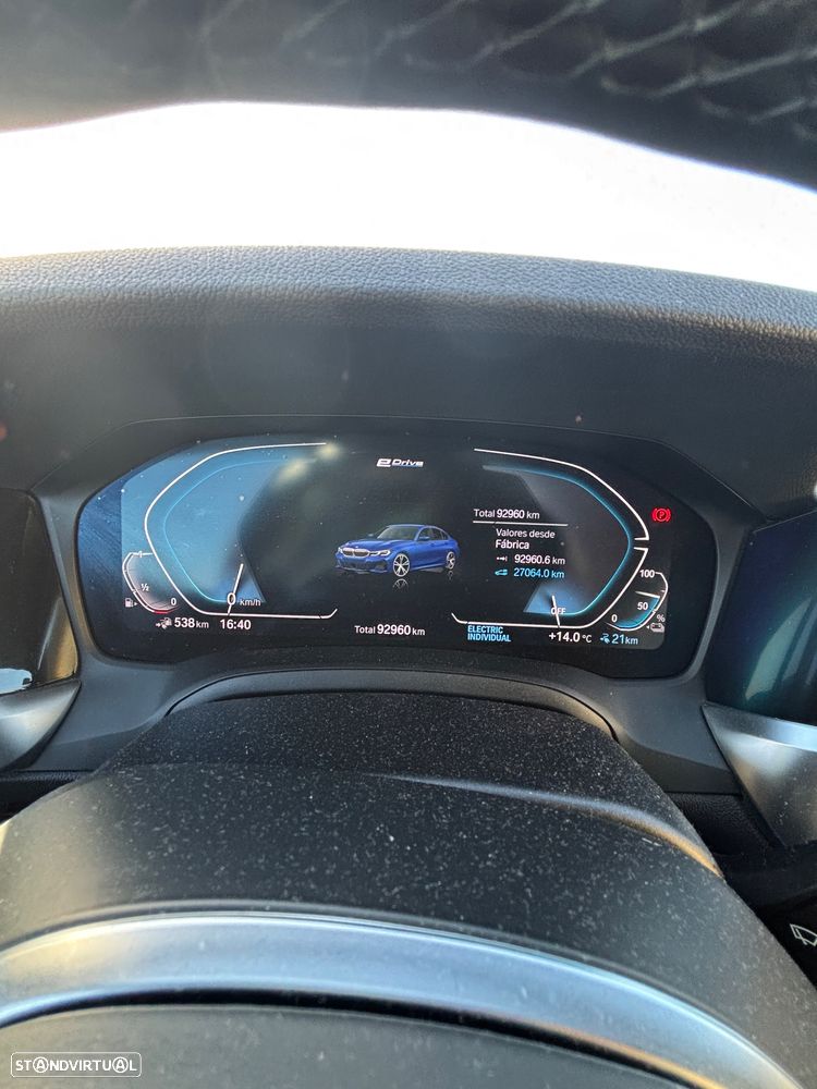 BMW 330 e Pack Desportivo M Auto - 14