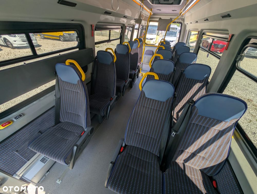 Mercedes-Benz Sprinter 517 - 17