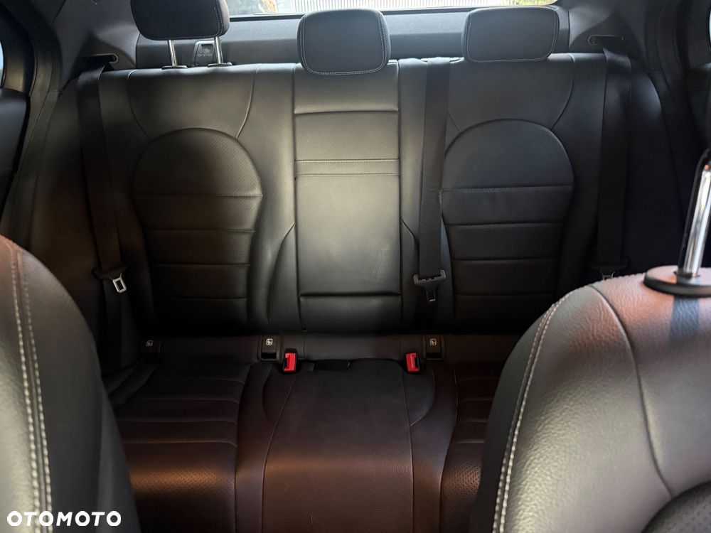 Mercedes-Benz Klasa C 200 4-Matic 9G-TRONIC - 29