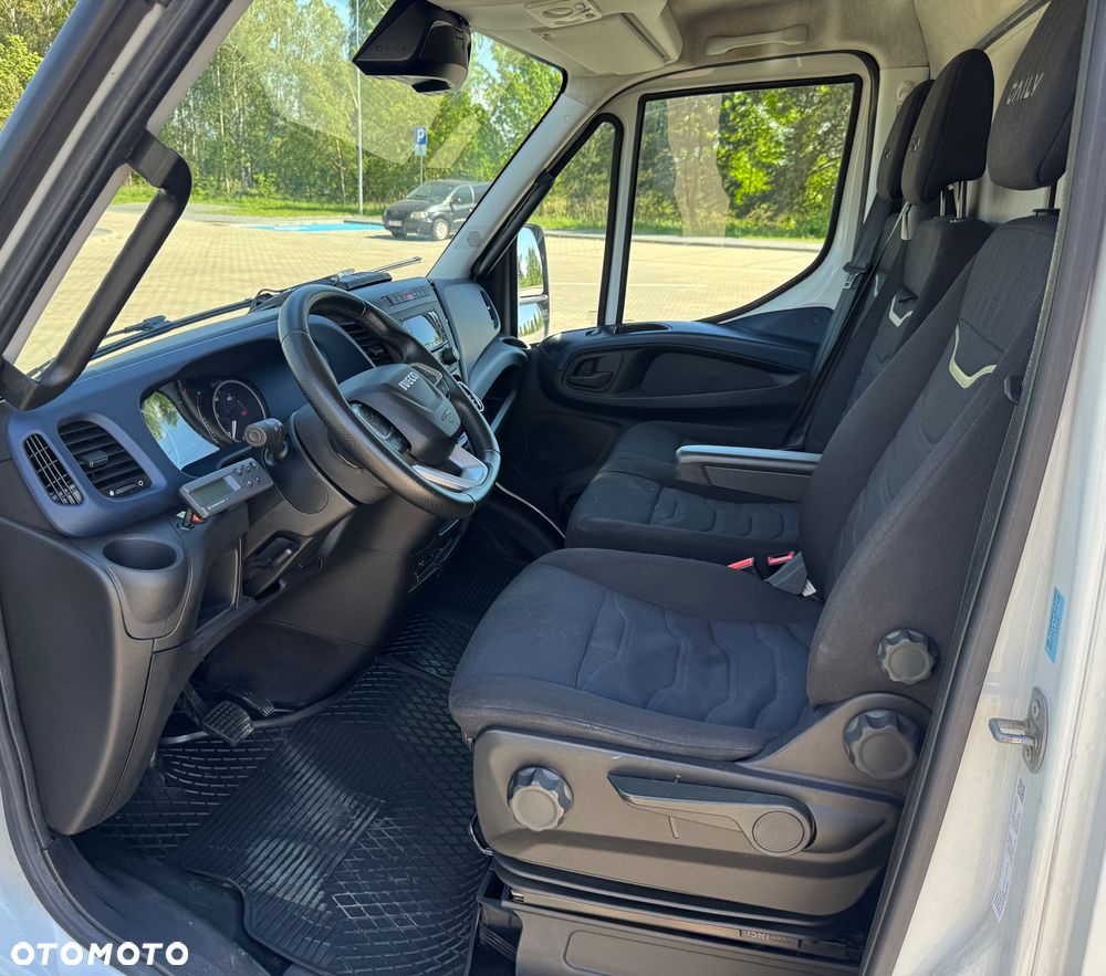 Iveco Daily‼️72C18‼️2021r 3.0 HI-MATIC Chłodnia/Mroźnia zakres -32C/+22C THERMO KING V-500 MAX Źródło Zasilania 400V Grube Ściany/Podłoga Przegroda komorowa‼️ Full LED na bliźniaku Salon Polska DMC7200kg - 18