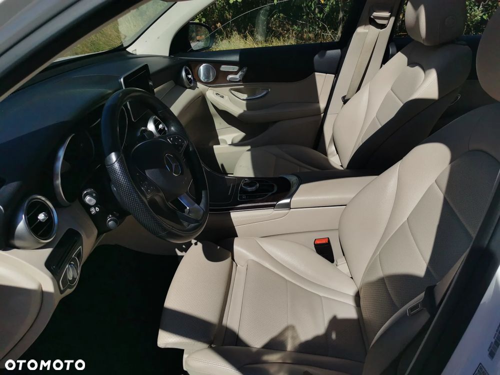 Mercedes-Benz GLC - 21
