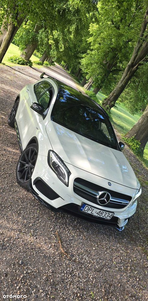 Mercedes-Benz GLA - 1