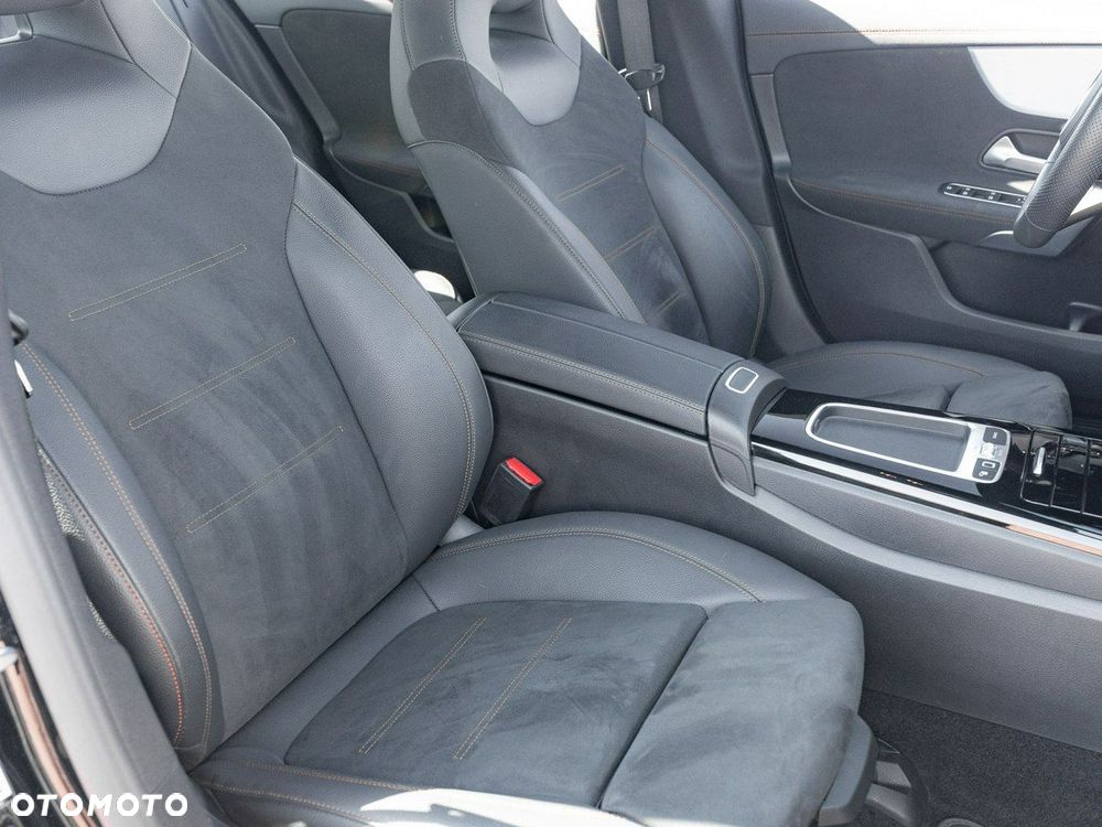 Mercedes-Benz CLA - 32