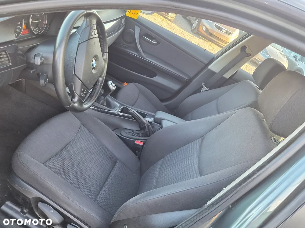BMW Seria 3 318d DPF - 9