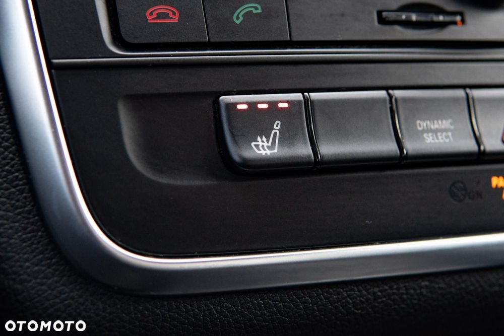 Mercedes-Benz CLA 250 7G-DCT AMG Line - 32