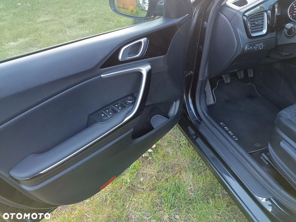 Kia Ceed 1.6 CRDi Eco-Dynamics+ (48V Mild-Hybrid) Vision - 12