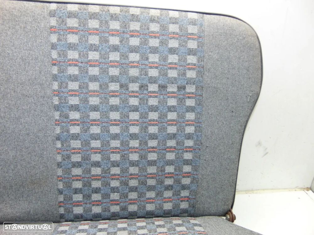 Renault 4L banco traseiro - 3