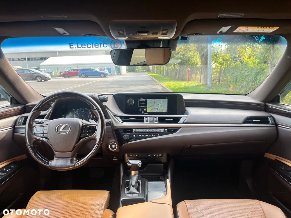 Lexus ES 300h Omotenashi - 22