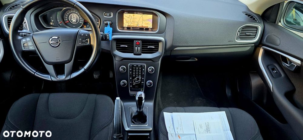 Volvo V40 D2 Kinetic - 23