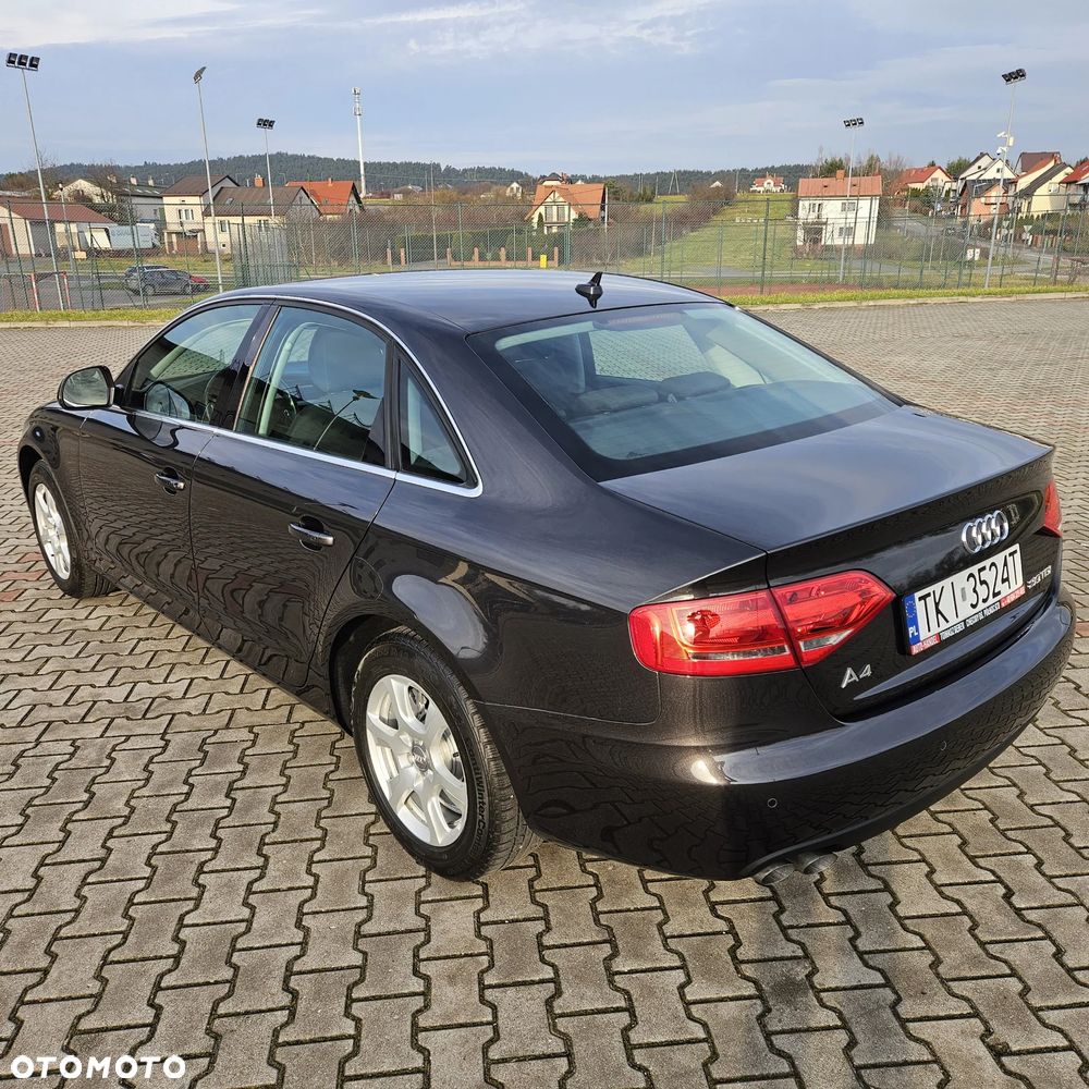 Audi A4 Avant 2.0 TDI DPF Ambiente - 10