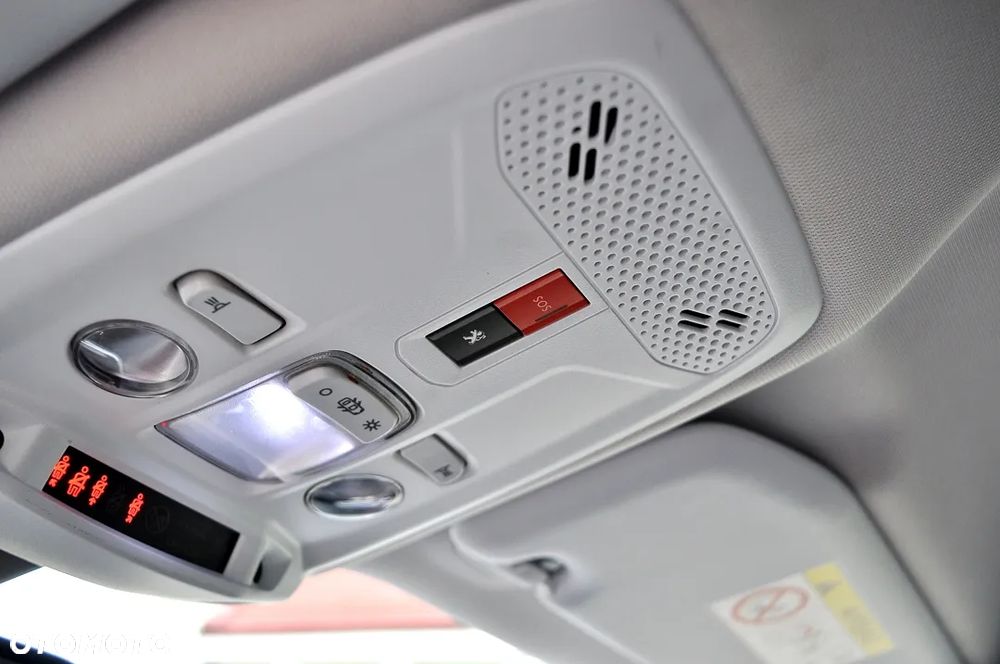 Peugeot 2008 1.5 BlueHDi Allure Pack S&S - 39