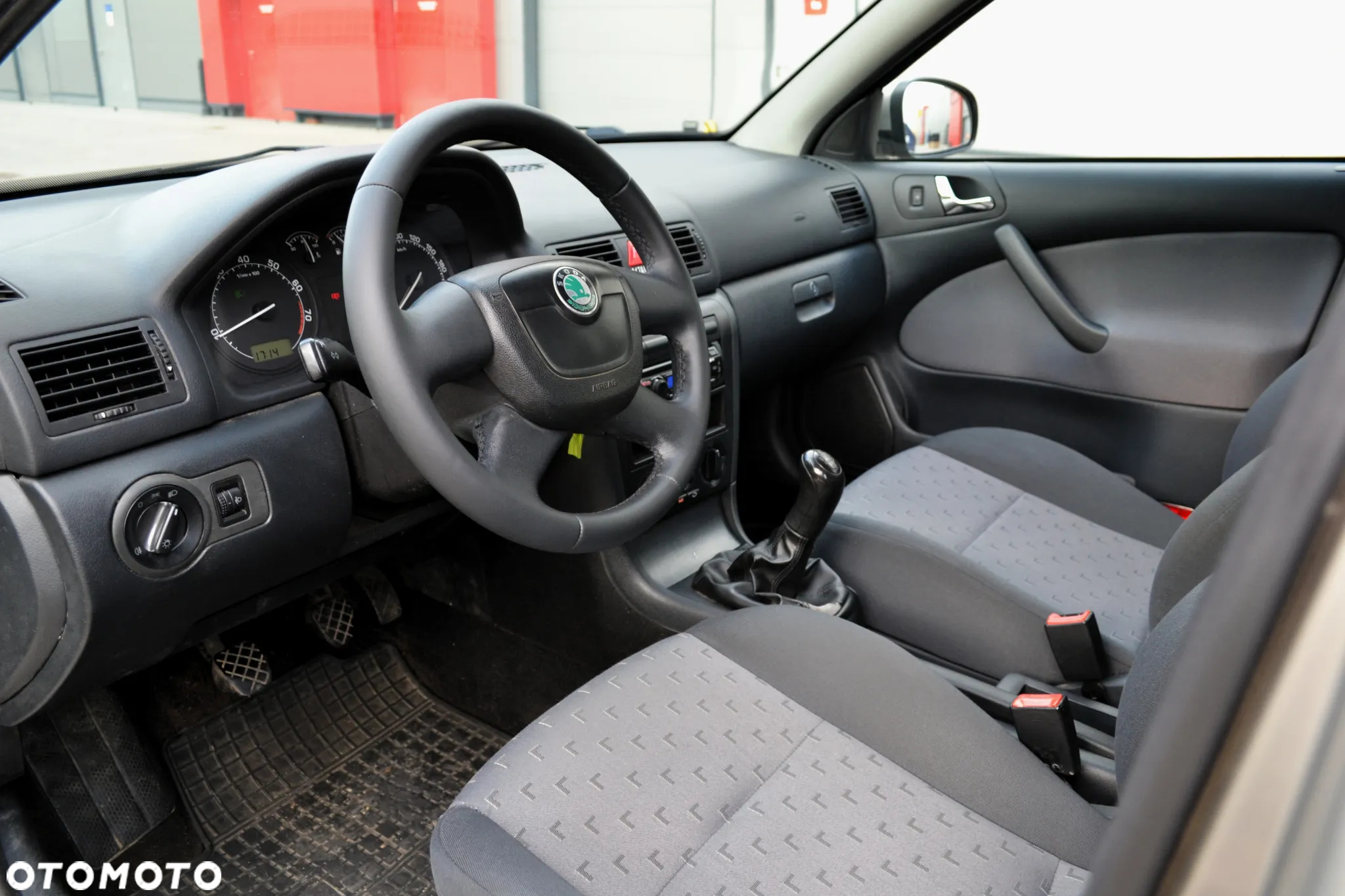 Skoda Octavia 1.6 Tour Plus Ice - 5