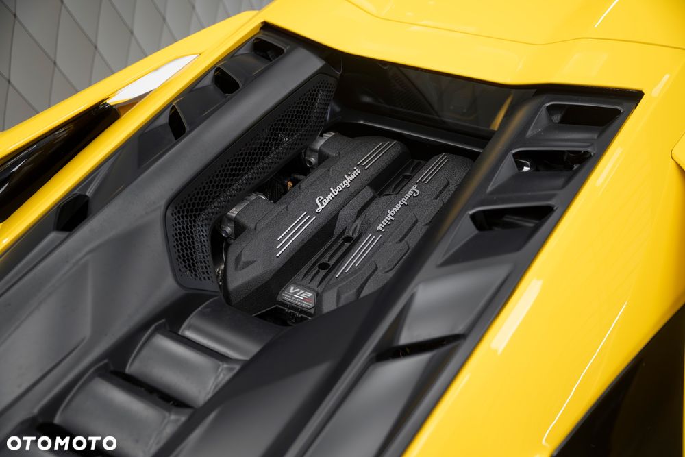 Lamborghini Revuelto - 9