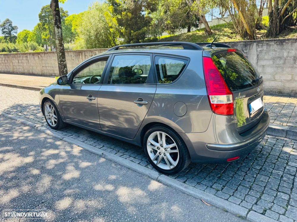Hyundai i30 1.6 CRDI Blue Comfort - 4