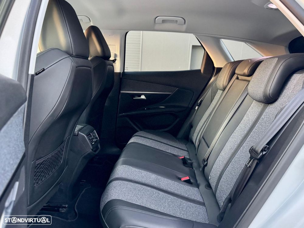 Peugeot 3008 1.2 PureTech Allure - 22