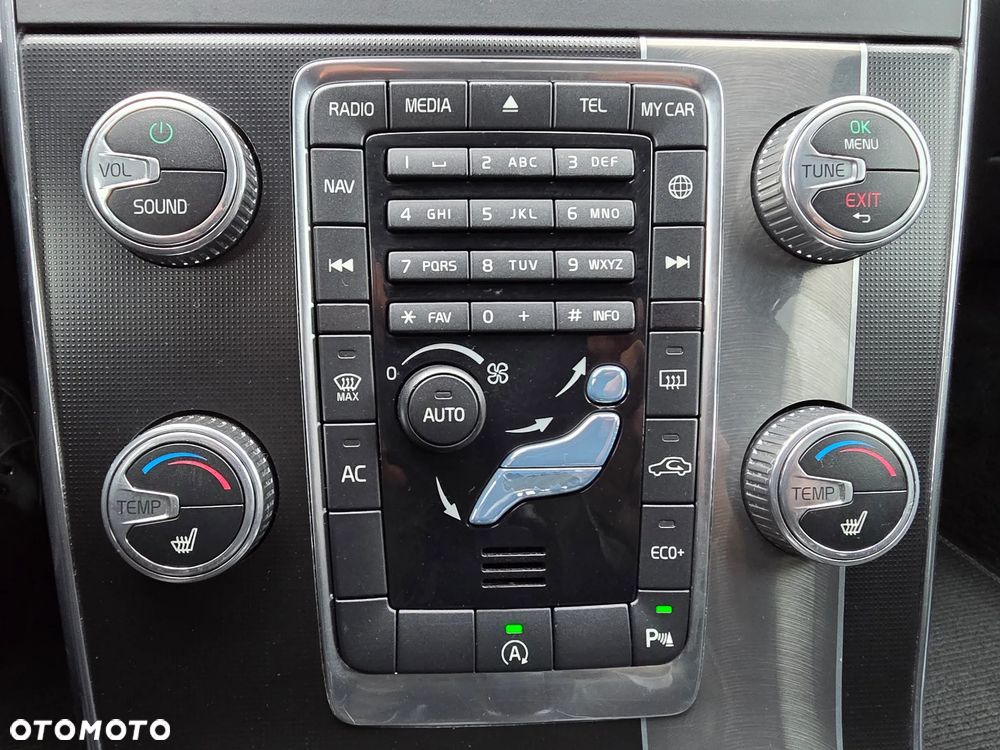 Volvo V60 T4 Geartronic R-Design - 21