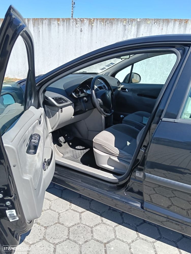 Peugeot 207 1.4 HDi Premium - 9