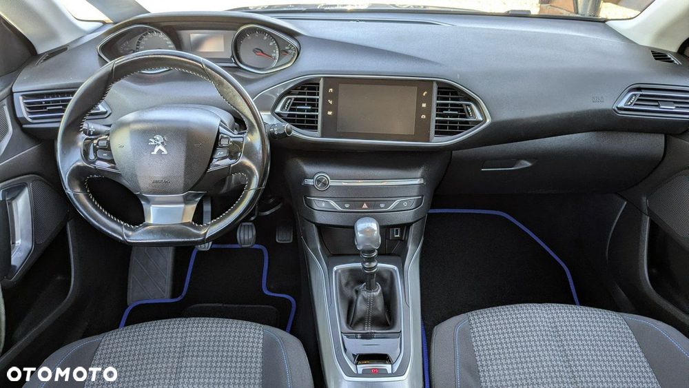 Peugeot 308 - 25