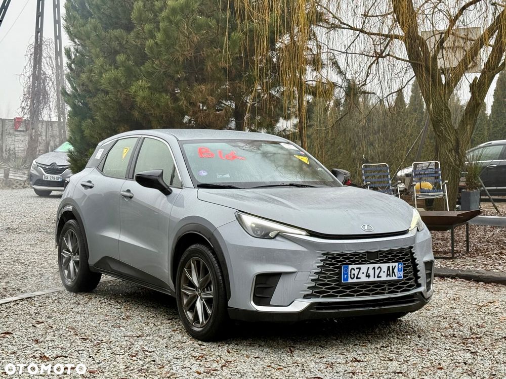 Lexus LBX FWD Emotion - 1