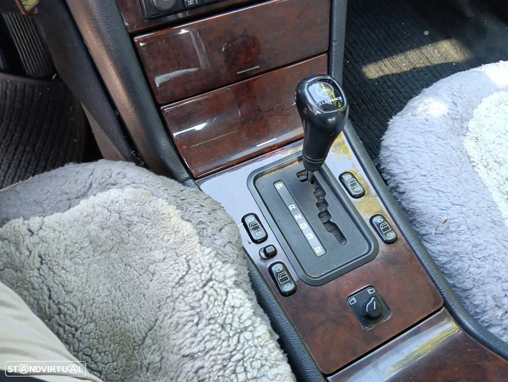 Mercedes-Benz E 300 - 23
