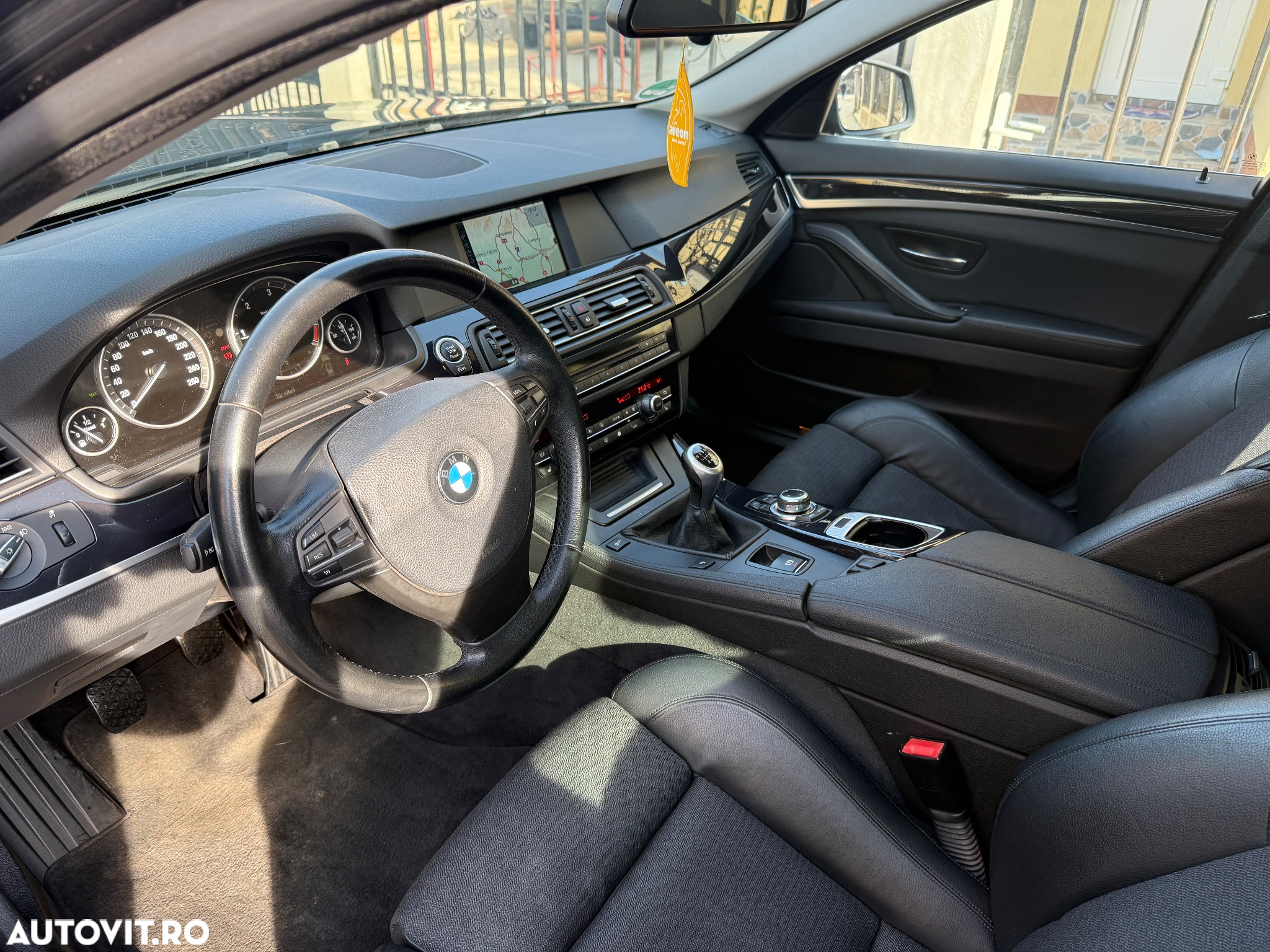 BMW Seria 5 520d Touring - 6