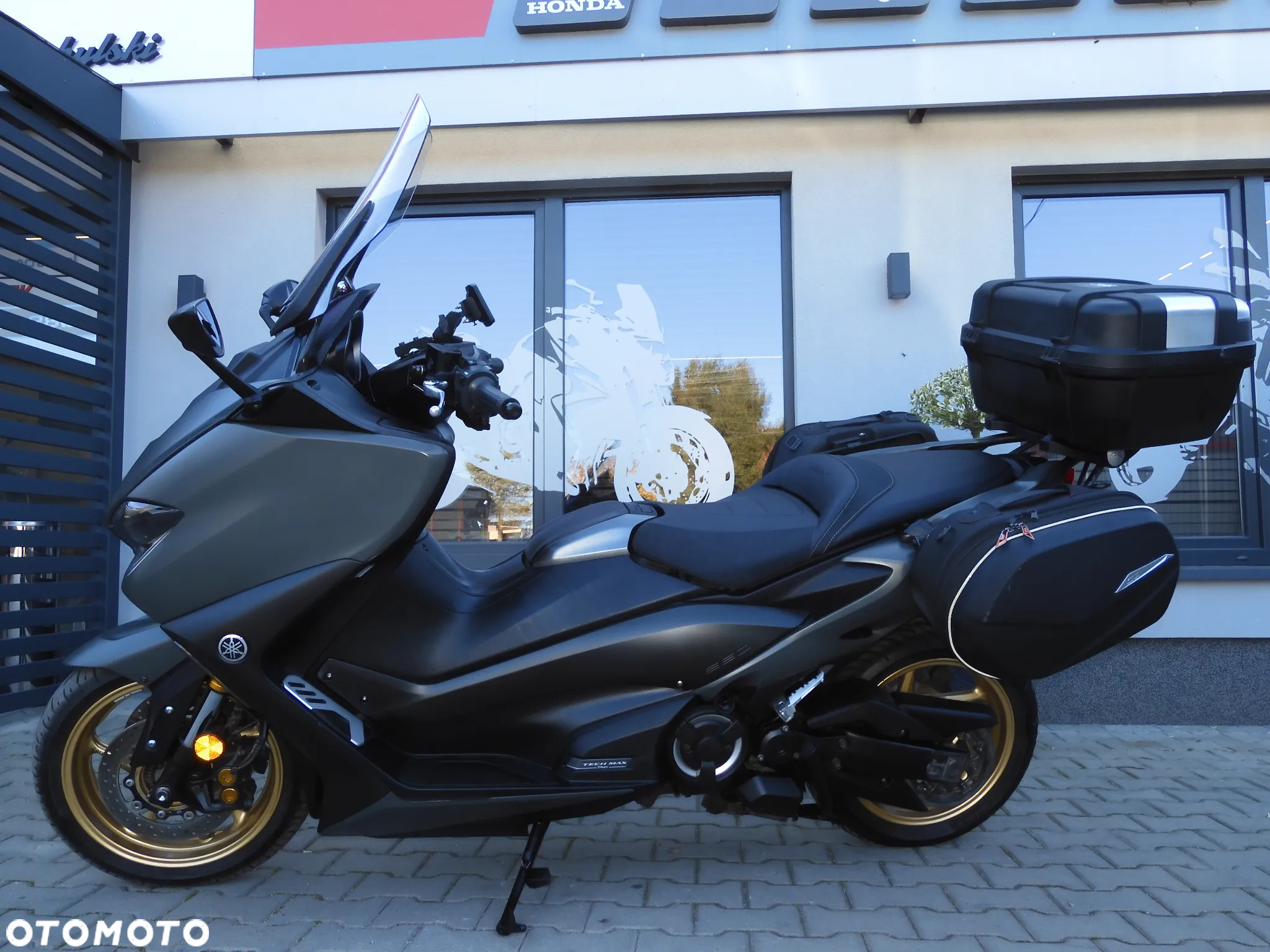 Yamaha Tmax - 25