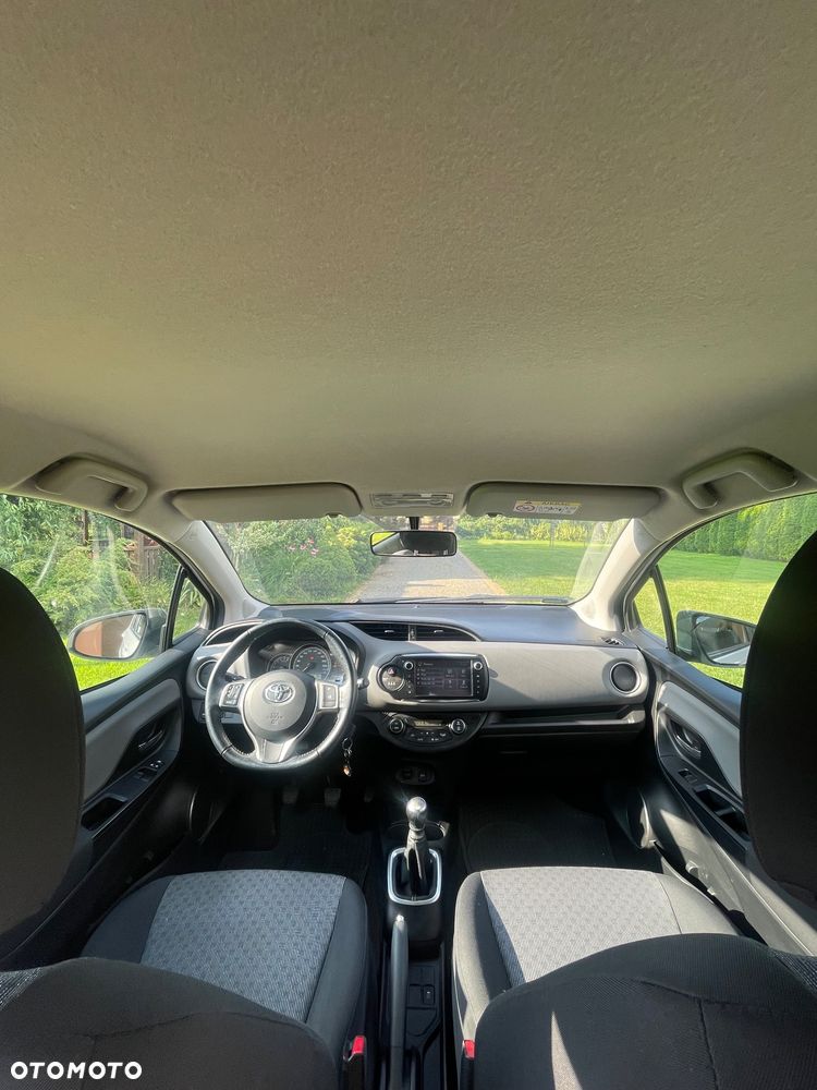 Toyota Yaris - 10