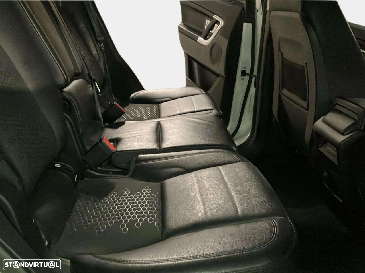 Land Rover Discovery Sport 2.0 TD4 SE - 15