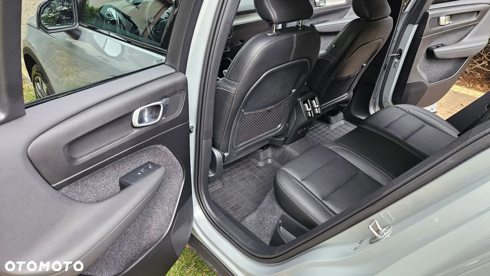 Volvo XC 40 - 30